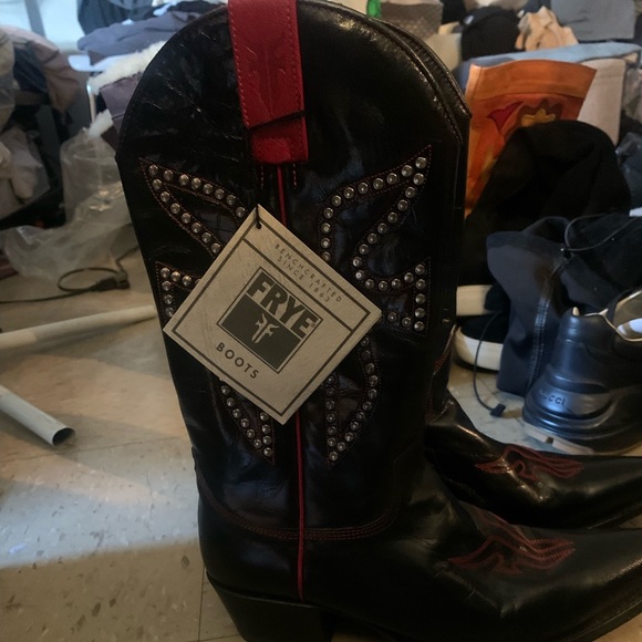 Frye Black Cowboy Red Studded Leather Women’s Western Daisy Duke 77780 - Picture 5 of 14